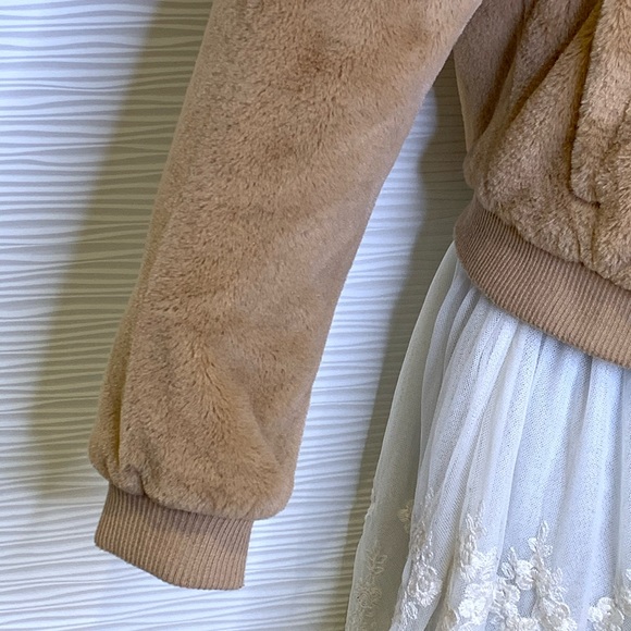 🔥Host Pic🔥Forever 21 Faux Fur Bomber Jacket - Picture 5 of 8